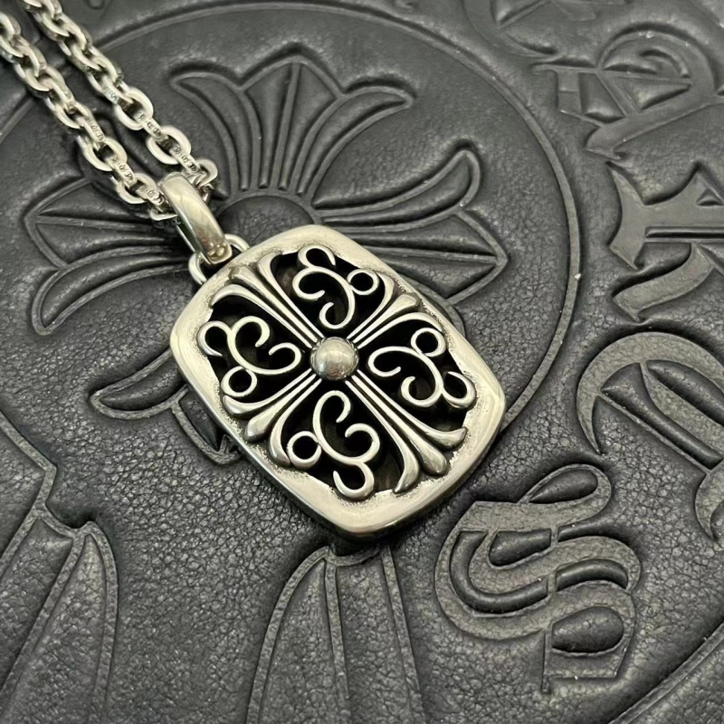 Ch**me He**ts necklaces